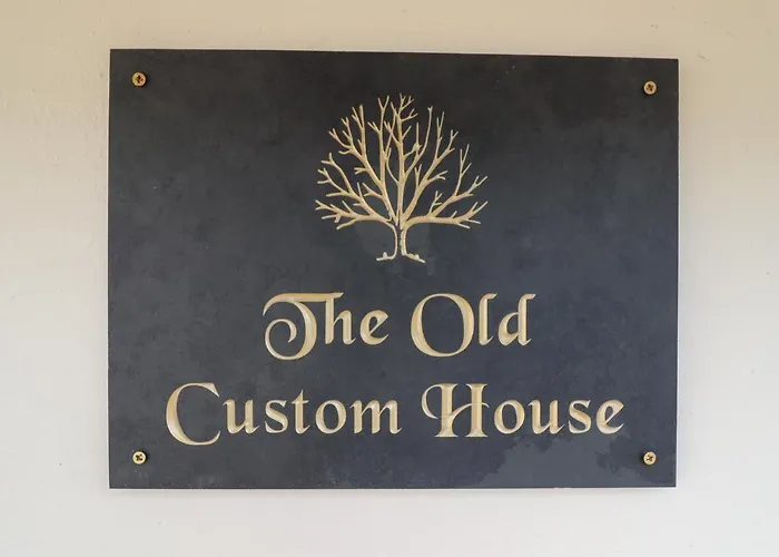 The Old Custom House